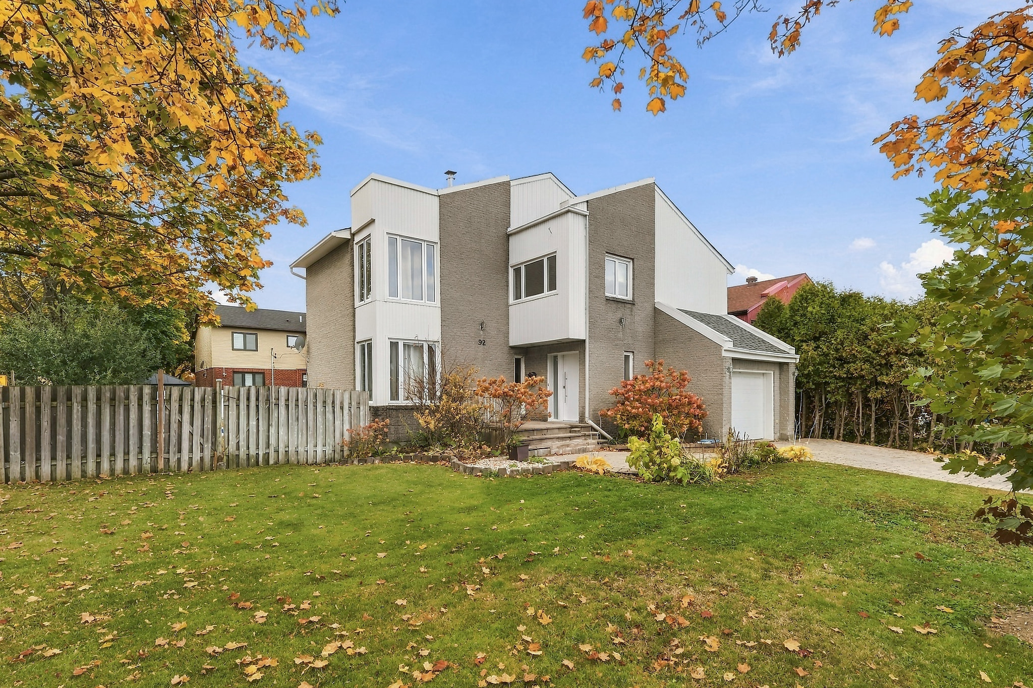 92 Rue Acres
