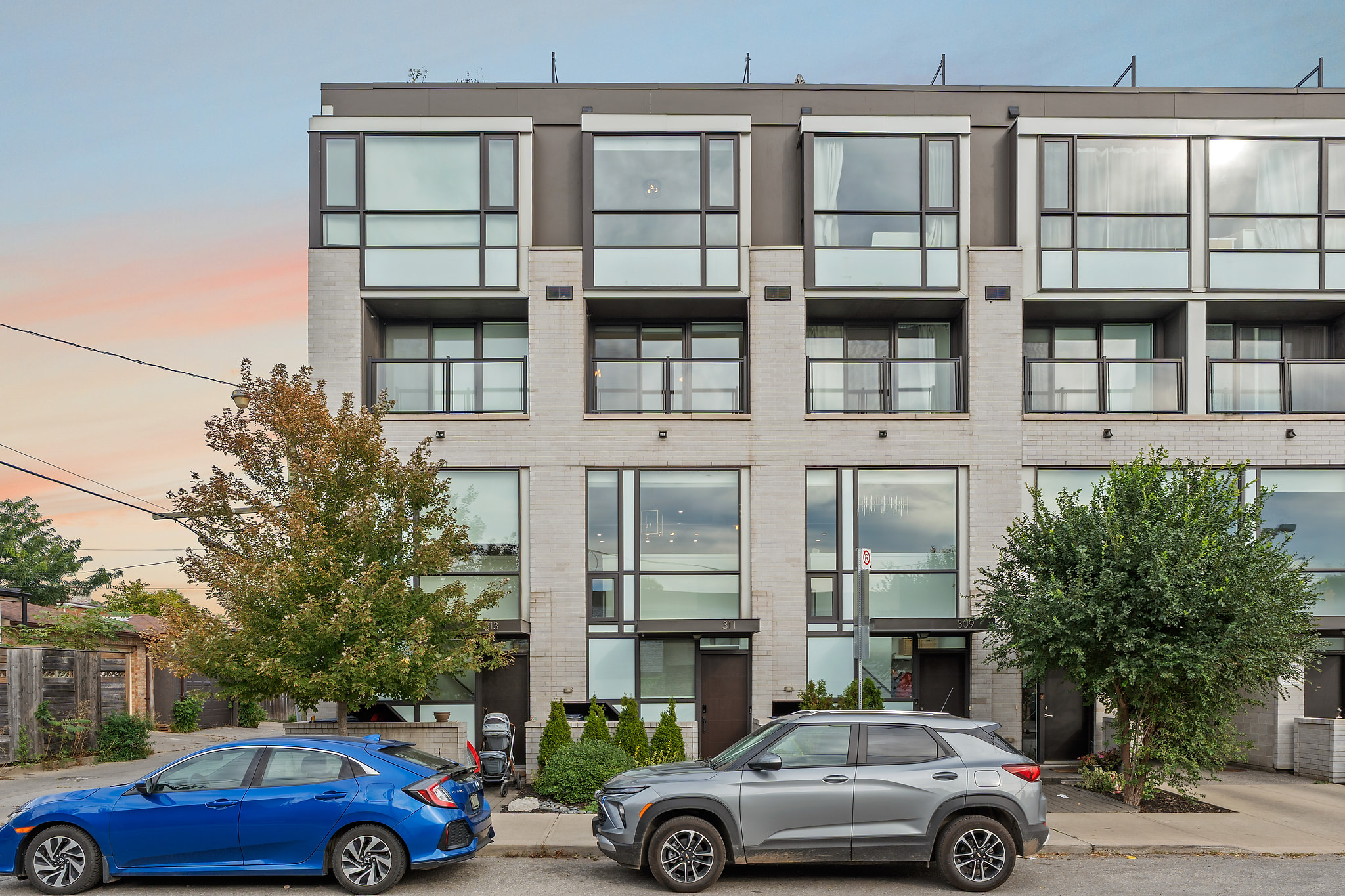 002 - 311 Gilmour Avenue.JPG